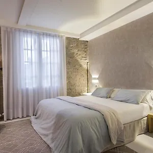 https://la-casa-de-los-arquillos.bilbaohotelsspain.com